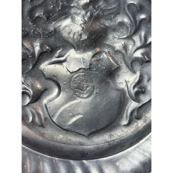 Vintage Heraldic Coat of Arms Embossed Pewter Wall Hanging Plate Knight Shield - Picture 5 of 6